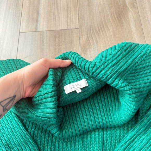 Pearl by Lela Rose wool cashmere off shoulder knit sweater green size small - Picture 2 of 3